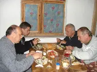 Eski Dostlar Hasret Giderdi