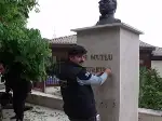 Atatürk Büstüne Bakım Yapıldı