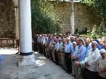 Toprağa Defnedildi