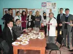 Yeni Öğretmenlerden Tatlı Ziyafeti