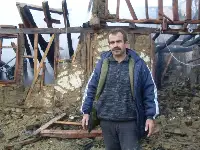Alevlerden Ailesini Son Anda Kurtardı