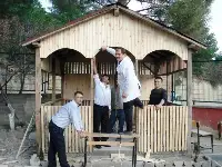 Okula Kamelya Yapıyorlar