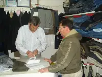 Seçmen Kağıtarı Dağıtılıyor