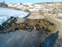 Tuzla Köyü Yolu Heyelandan Kapandı: