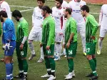 Arkadaşları Tribünde ...