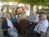 Sıcaktan Bunalanlar Parkta Serinliyor