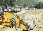 Köy Sakinleri, İş Makinelerini Durdurdu