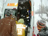 Diyaliz Hastasının İmdadına Ambulans Ve İl Özel İdaresi Ekipleri Yetişti: