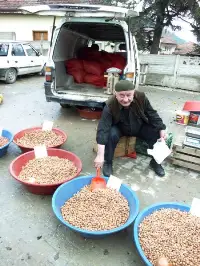 Arpacık Soğan Pazarda