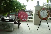 CHP Taraklı İlçe Başkanlığı Atatürk Büstüne Çelenk Koydu