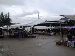 Yağmur Yağdı Pazarda İşler Durdu