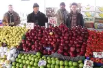 Yağmur Yağdı Pazarda İşler Durdu