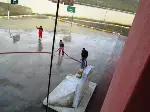 Okul Bahçesinde Hummalı Temizlik Çalışması