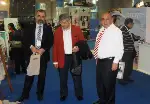 İzmir'de Taraklı Standında Tanıdık Ünlü Simalar Vardı