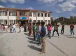 Okullar Arası Müsabakalar Sürüyor