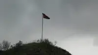 Hisar Tepesi’n deki Bayrak Yarıya İndirilmedi