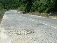 Eski Taraklı-Geyve Karayolu Kazalara Davetiye Çıkarıyor