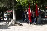 Çelenk Sunma Töreninde Objektife Takılan....