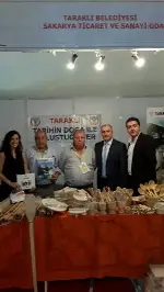 Rıfat Hisarcıklıoğlu, YÖREX Fuarında Taraklı Standına Hayran Kaldı