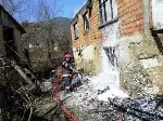 GÖYNÜK MUSTANLAR KÖYÜNDE 2 KATLI EVDA YANGIN ÇIKTI