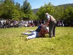 KOMŞU İLÇE MAHALLESİ'N DE ATA SPORUMUZ KARAKUCAK GÜREŞİ…