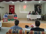 Teknolojinin Yararları veya Zararları tartışıldı.