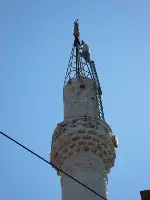 Fırtına Minaredeki Camları tuzla buz etti...