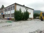 Taraklı Belediyesi, Okul bahçesine kilitli parke taşı döşüyor