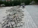 Taraklı Belediyesi, Okul bahçesine kilitli parke taşı döşüyor
