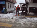 Kaldırımlar Kardan Temizleniyor