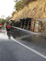 Süt Tankeri Devrildi: 1 Ölü