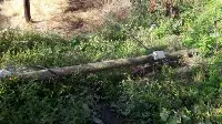 Yıkılan Telefon Direği Kaldırılmıyor