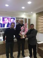 ÖZKARAMAN’DAN GAZETECİLERE KAHVALTILI KUTLAMA