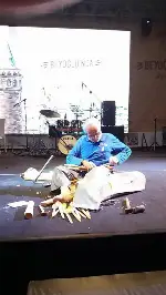 TARAKLILI KAŞIK USTASI ÖZŞAHİN TAKSİM'DE SANATINI SERGİLİYOR