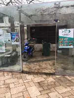Meydanındaki Atatürk Büstü ve Cam Bölmeler Tepki Topluyor.