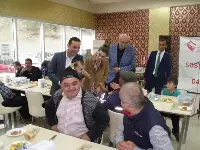 Kaymakam Koç'tan Engelli ve Yakınlarına Yemek Sürprizi