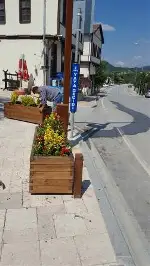 Meydan Çiçeklendirildi