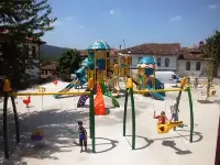 Taraklı'ya Çocuk Oyun Parkı.