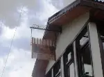 Evin Terasına Taraklı İlçesi’nin Simgesi “Tarak” Astı.