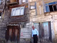 Mahalle Sakinlerini Korkutan Ev