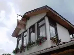 Evin Terasına Taraklı İlçesi’nin Simgesi “Tarak” Astı.