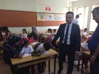 Okulların Açıldığı İlk gün Sınıfları Gezdi