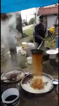 Pekmezler Kaynıyor.