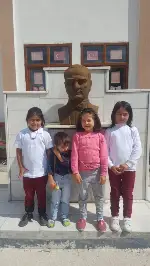 Zeynep ve Meryem’in Okul Sevinci