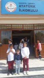 Zeynep ve Meryem’in Okul Sevinci