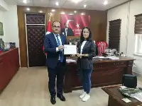 Öğretmen Melike Çerçi’ye Başarı Belgesi