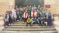 Taraklı Ortaokulu Eskişehir’e Gezi Düzenledi Taraklı 	Ortaokulu Eskişehir´in tarihi ve turistik yerleri Turizm Rehberi Mehmet Terkan eşliğinde gezdi. Öğrenciler Odun Pazarı Lüle Taşı Galerisi,Bilim Deney Merkezi, Hayvanat Bahçesi, Tiryaki zade Süleyman Ağa Camii, Havacılık Müzesi, Balmumu Heykeller Müzesi, Eskişehir Kurtuluş Müzesi, Eskişehir Kurşunlu Külliyesi, Sualtı Dünyası, Masal Şatosu, Atlıhan, Cam Atölyesi, Sazova Bilim sanat Kültür Parkı’nı gezdi Okul Müdürü Musa Gürol, Din Kültürü Öğretmeni Mustafa Saka, Sosyal Bilgiler Öğretmeni Enes Dönmez´in refakatinde gerçekleşen geziye 43 öğrencimiz katıldı. Gezi oldukça eğlenceli ve verimli geçtiği bildirildi