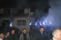 Pilavcı'ya İçdedeler Mahallesi Gençleri'n den Meşaleli Karşılama