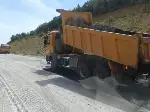 Taraklı Geyve karayolunda asfaltlama çalışması yapılıyor