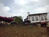 HİSAR KONAĞI ÖNÜNDE DÜZENLEME
